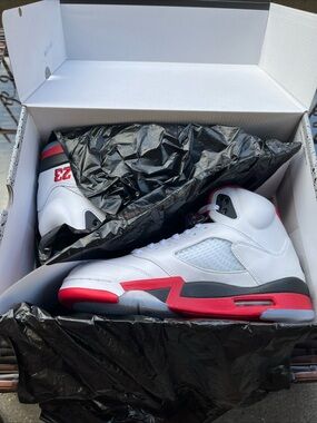Nike Jordan 5 Retro 2025 Fire Red HQ7978-101 Size 8.5 Men's New   Fast Shopping